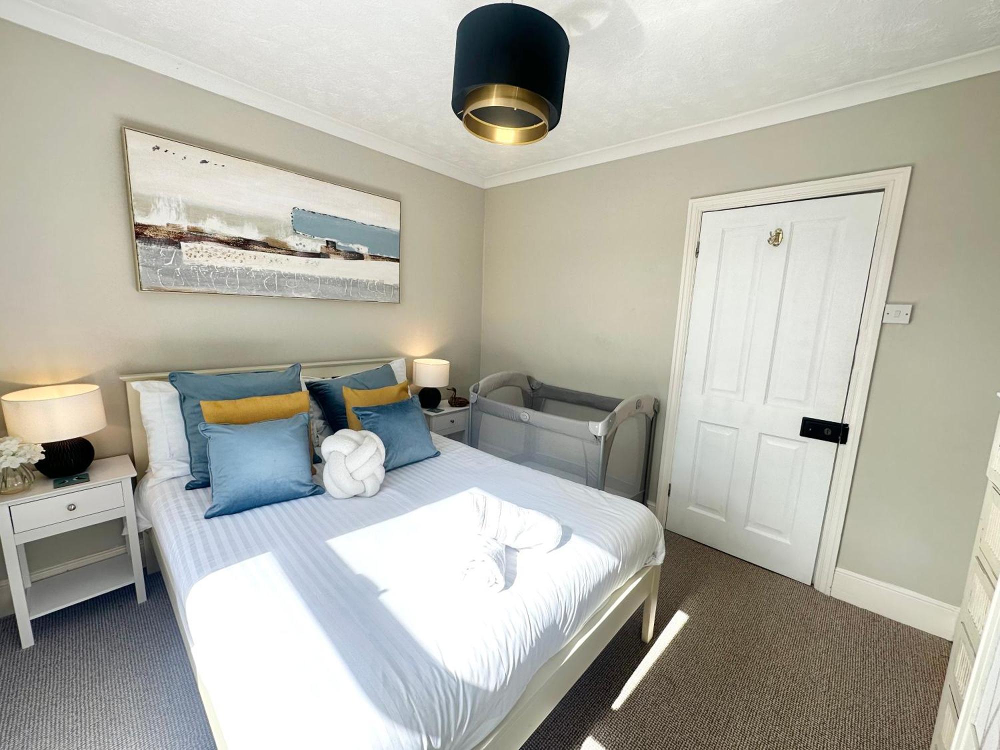 The Capstone Retreat - Beautiful Detached Family Home By Coastline Retreats, Arcade Machine, Parking, Bbq Bournemouth Exterior foto